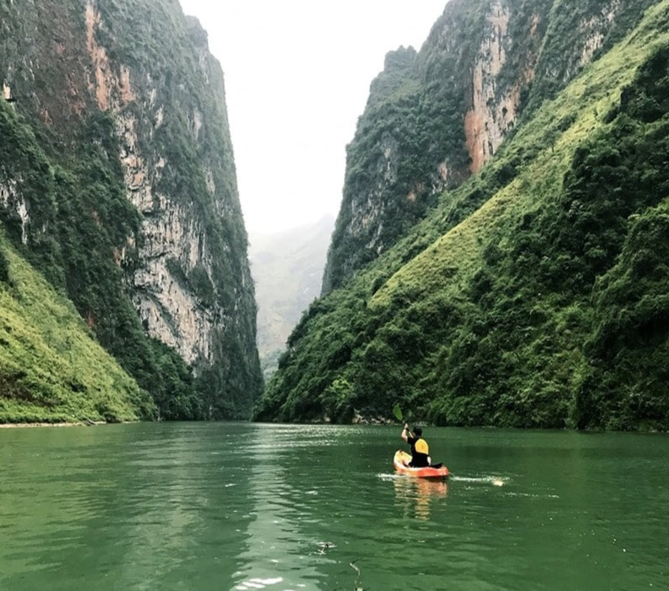 Trải nghiệm chèo thuyền kayak trên sông Nho Quế