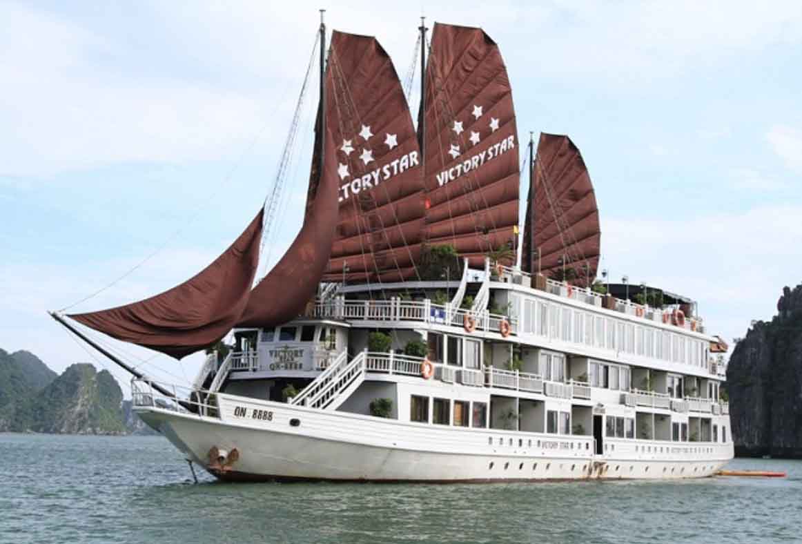 Du thuyền Bài Thơ có 15 cabins với hệ thống phòng ngủ tiện nghi