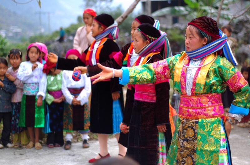 Lễ hội Gầu Tào là một nét văn hóa độc đáo khi bạn du lịch Hà Giang vào tháng 2