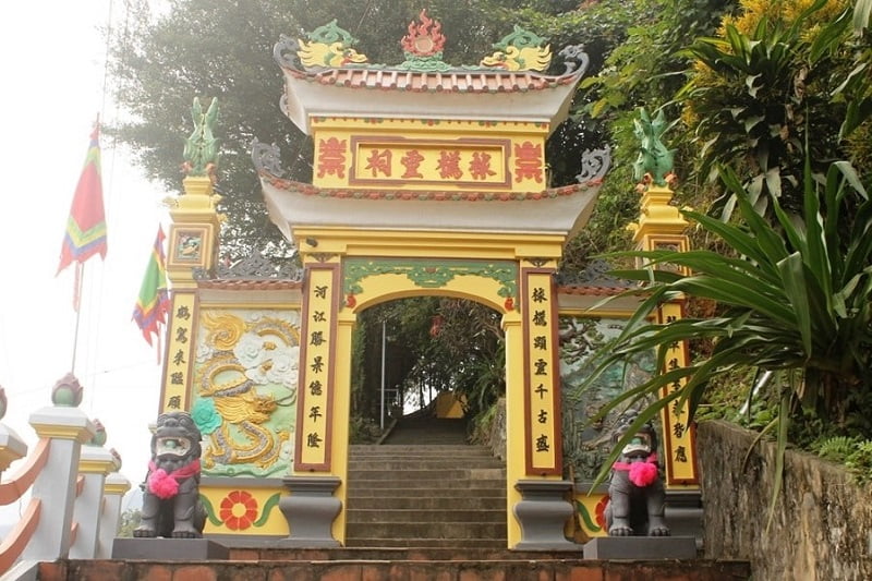 Ngôi đền linh thiêng trên núi Cấm Sơn Hà Giang