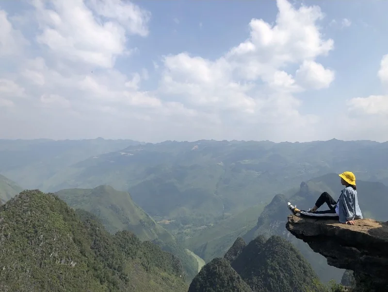 The cliff of death at Ma Pi Leng pass