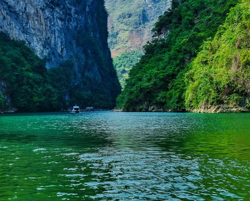 Ngắm nhìn vẻ đẹp của sông Nho Quế