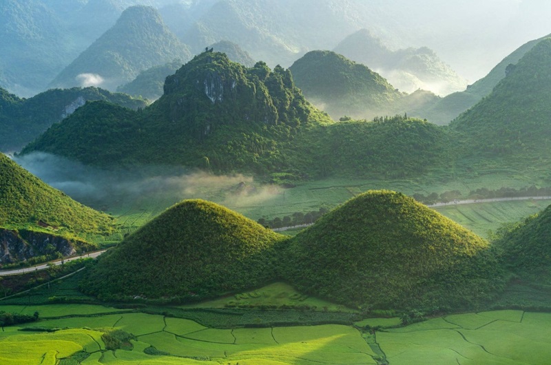 Núi đôi Quản Bạ - Tuyệt tác của Hà Giang