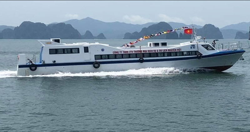 Tàu cao tốc Nguyên Việt phục vụ chuyên nghiệp khi đi Cô Tô