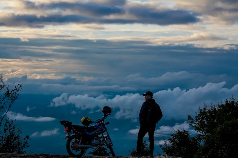 Trên đường đi Hoàng Su Phì, bạn có thể kết hợp trekking đỉnh Tây Côn Linh