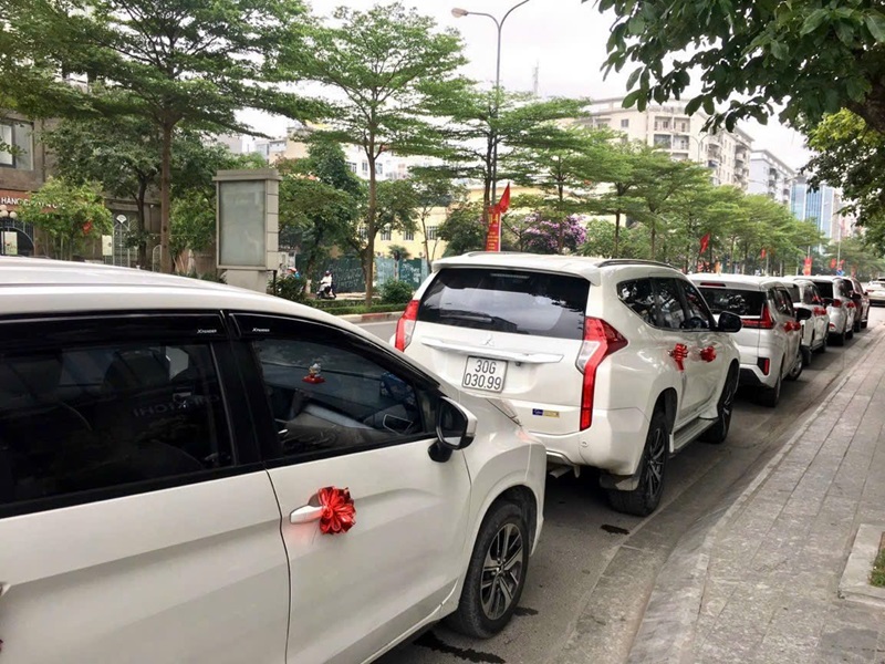 Xe ô tô là phương tiện phổ biến nhất khi đi Hà Giang