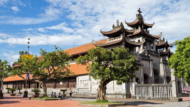 Nhà thờ đá Phát Diệm với tuổi đời hơn 200 năm