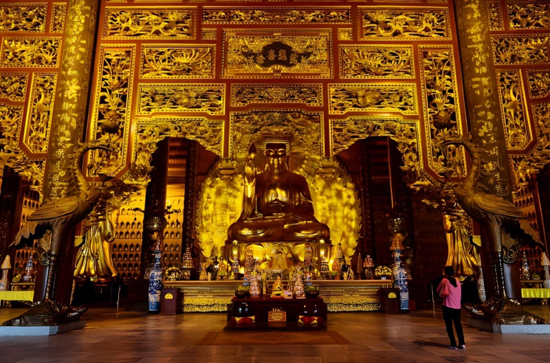 Ngôi chùa Bái Đính là một ngôi chùa rất nổi tiếng với hàng chục kỷ lục