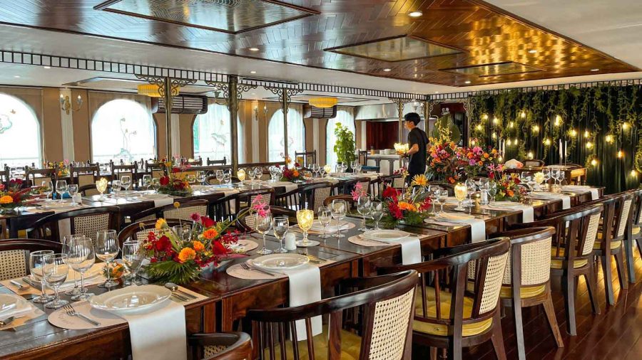 Du thuyền Indochine Cruise Lan Hạ 2 ngày 1 đêm