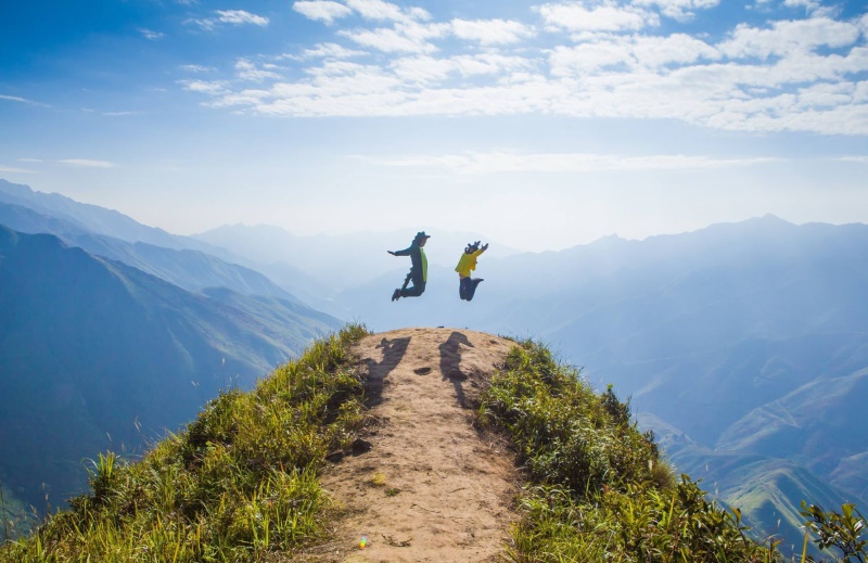 Sống lưng khủng long Tà Xùa: Kinh nghiệm trekking từ A - Z